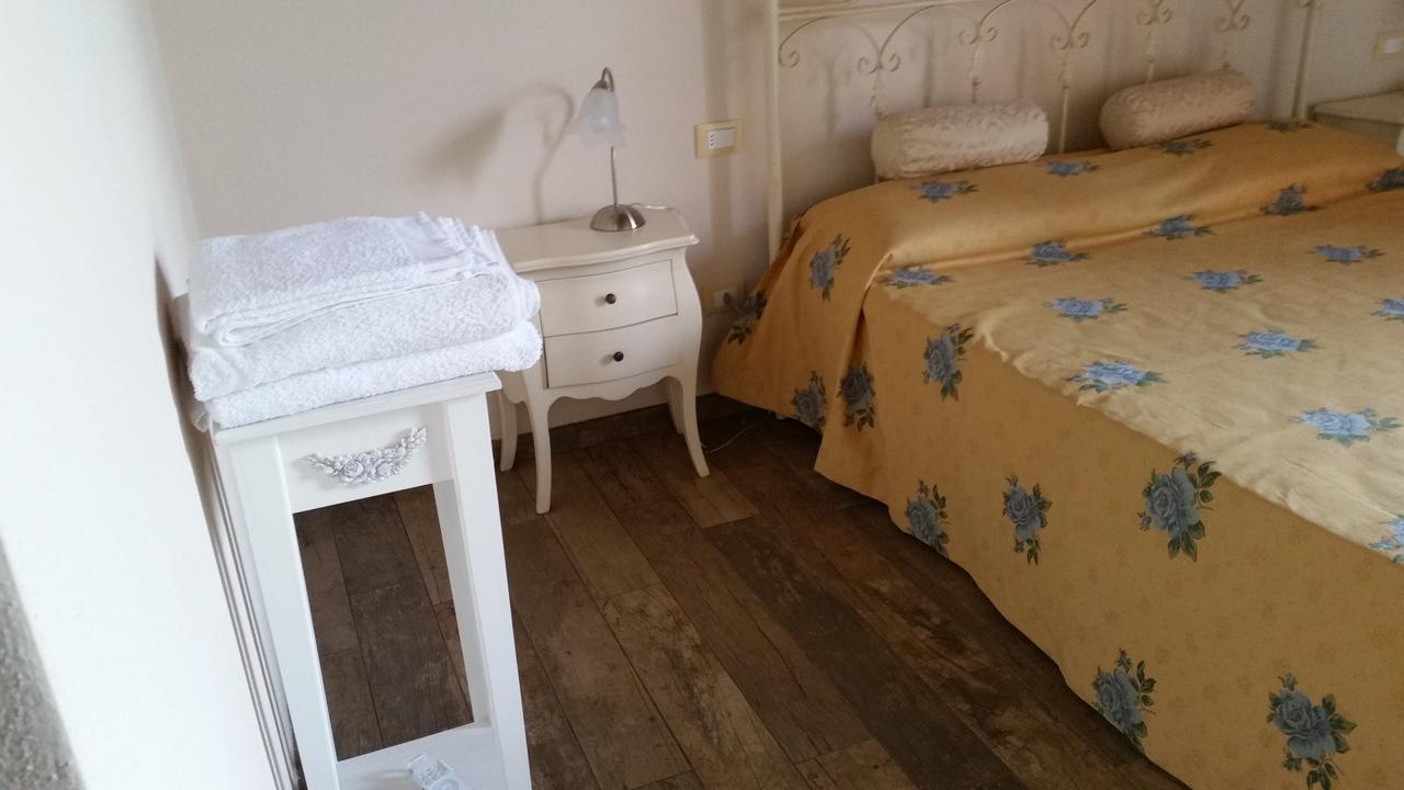 B&B Maison La Coccola Пескьера-дель-Гарда Экстерьер фото
